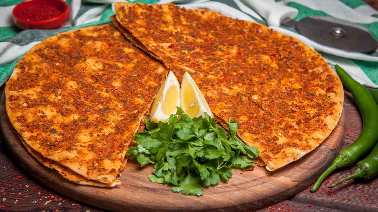 Gaziantep lokale Aromen - Lahmacun