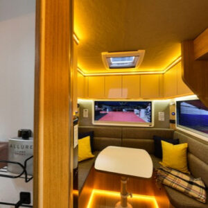 Zeus_Caravan_Beeline_Interior_Sitting